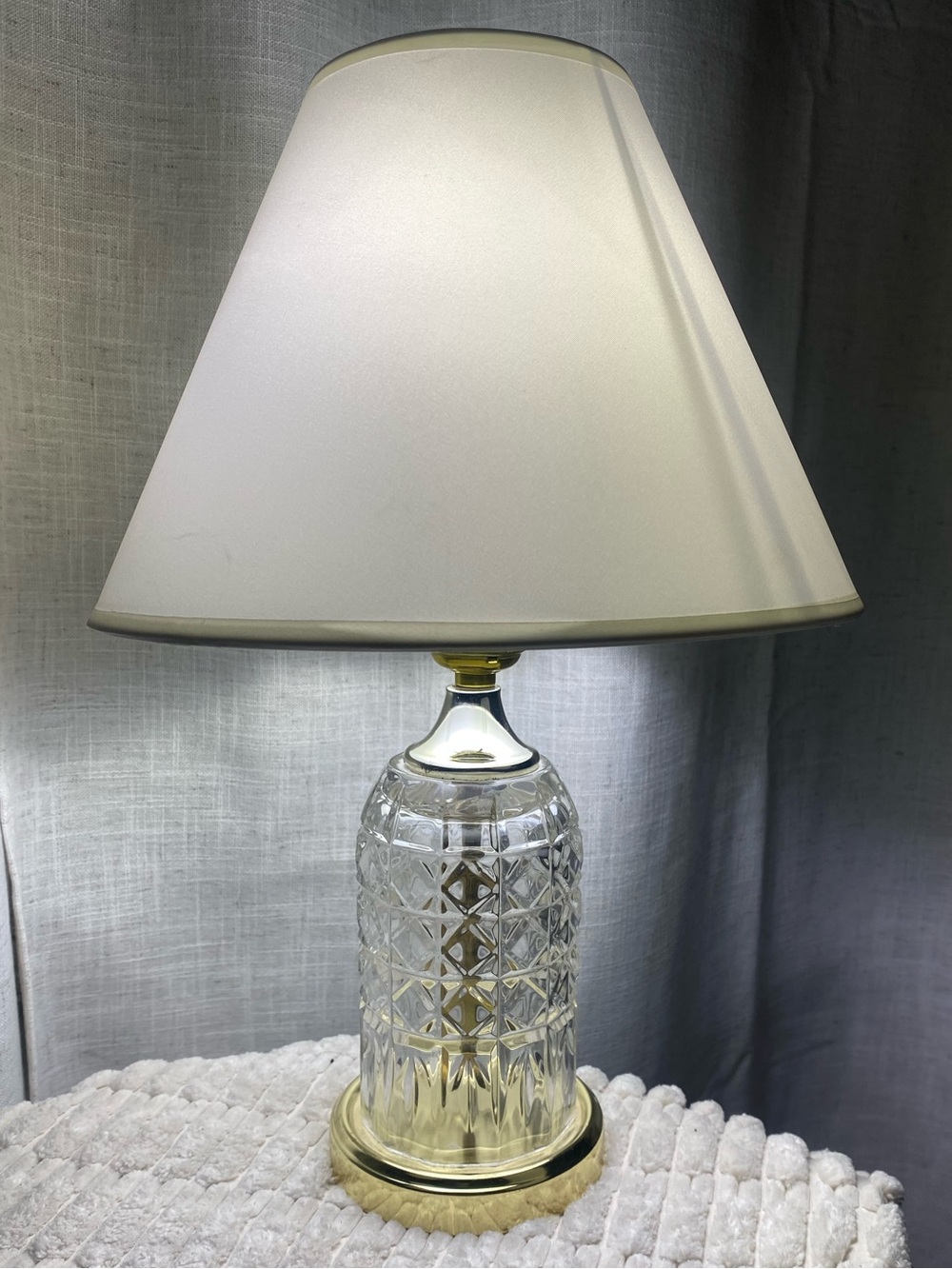 Vintage Hollywood Regency Pressed Glass Small Table Lamp Gold Brass Accent Light
